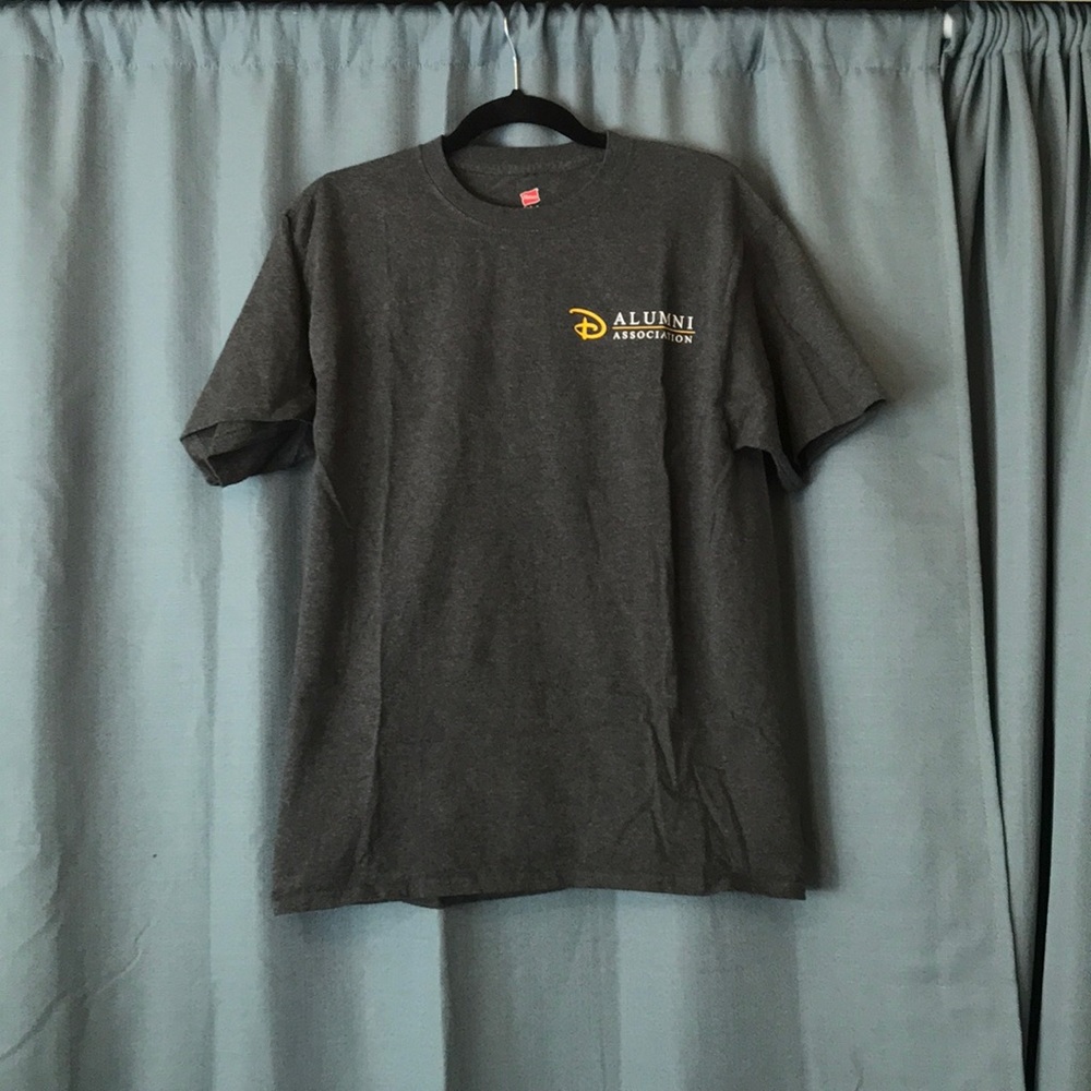 Disney Alumni Association T-shirt size Medium